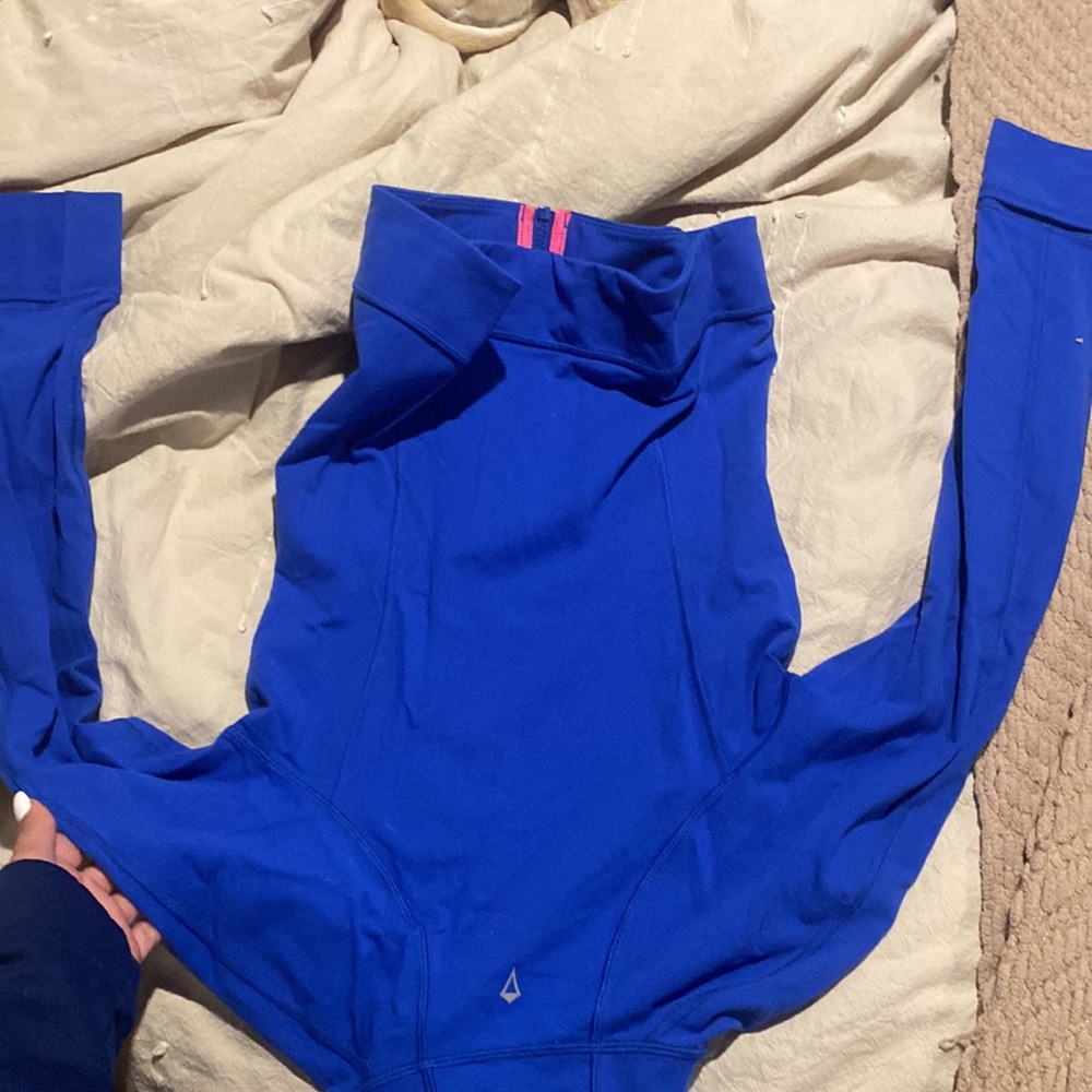Ivivva Zip up - Picture 4 of 4